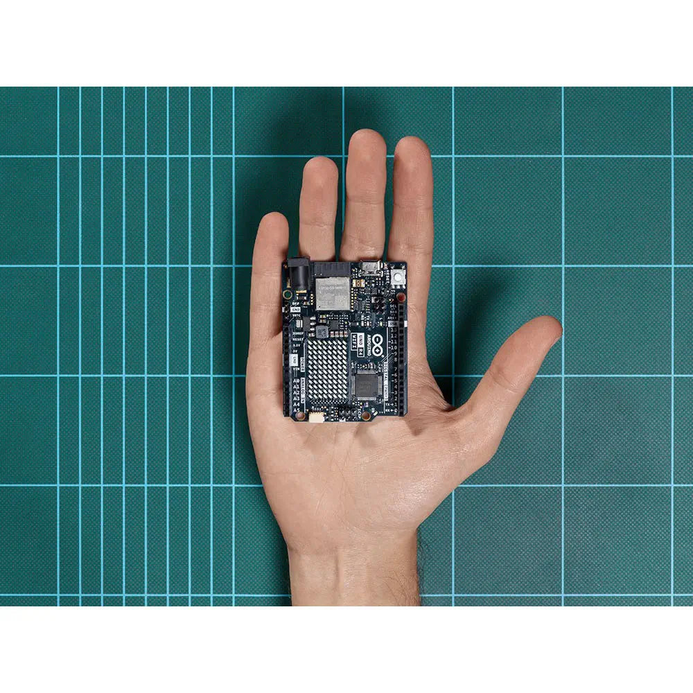 Arduino Uno Rev4 Wifi - RobotShop