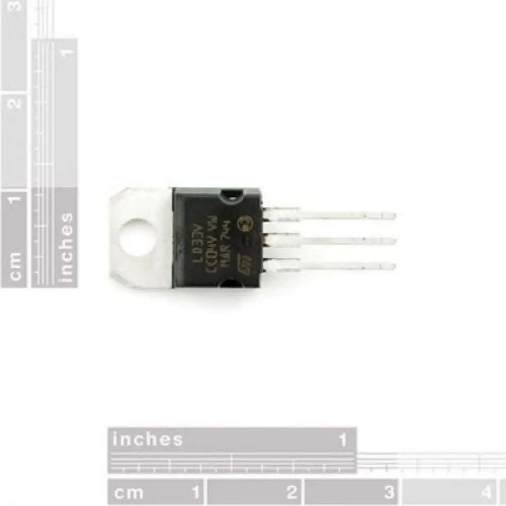 LD1117V33 3.3V 0.8A 電圧レギュレータ