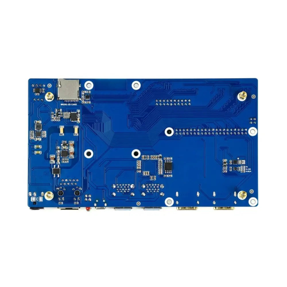 Raspberry Pi Compute Module 4 開発キット、Waveshare PoE ボード付き (画面なし)