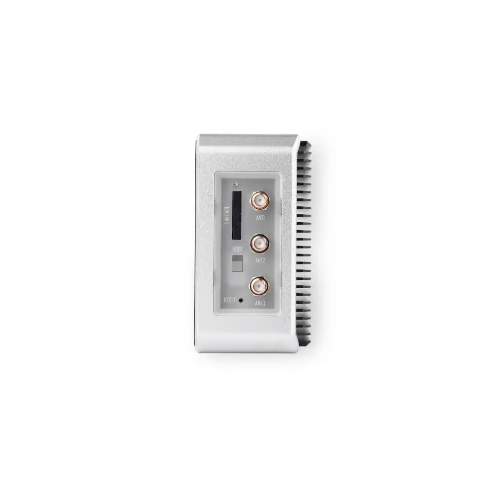 reComputer R1225 LoRaWAN ゲートウェイおよび産業用コントローラ、CM4搭載、4GB RAM、32GB EMMC (US915-4G)