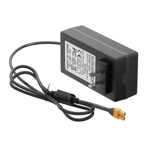 ServoCity 6V、3A 電源 (NEMA 5-15P 入力、XT30 MH-FC 出力)