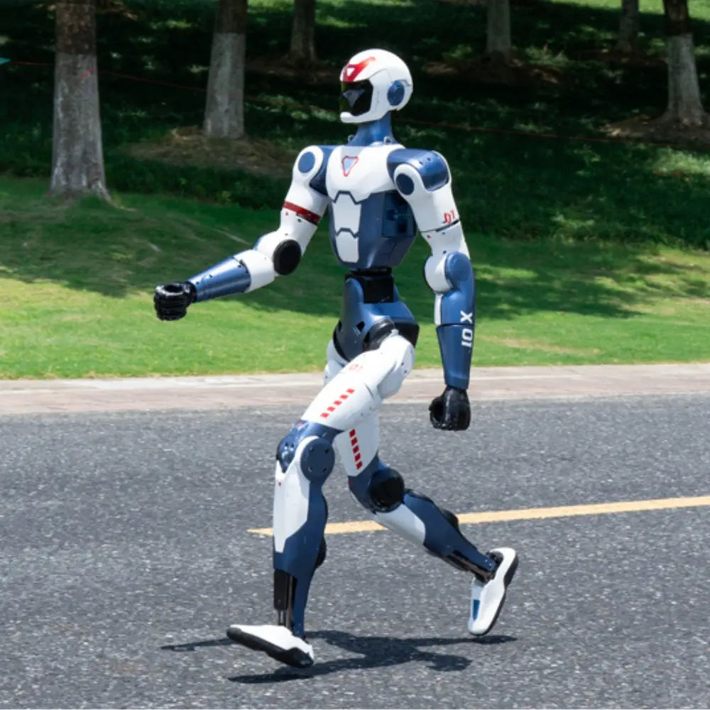 Unitree R1 ヒューマノイドロボット - RobotShop
